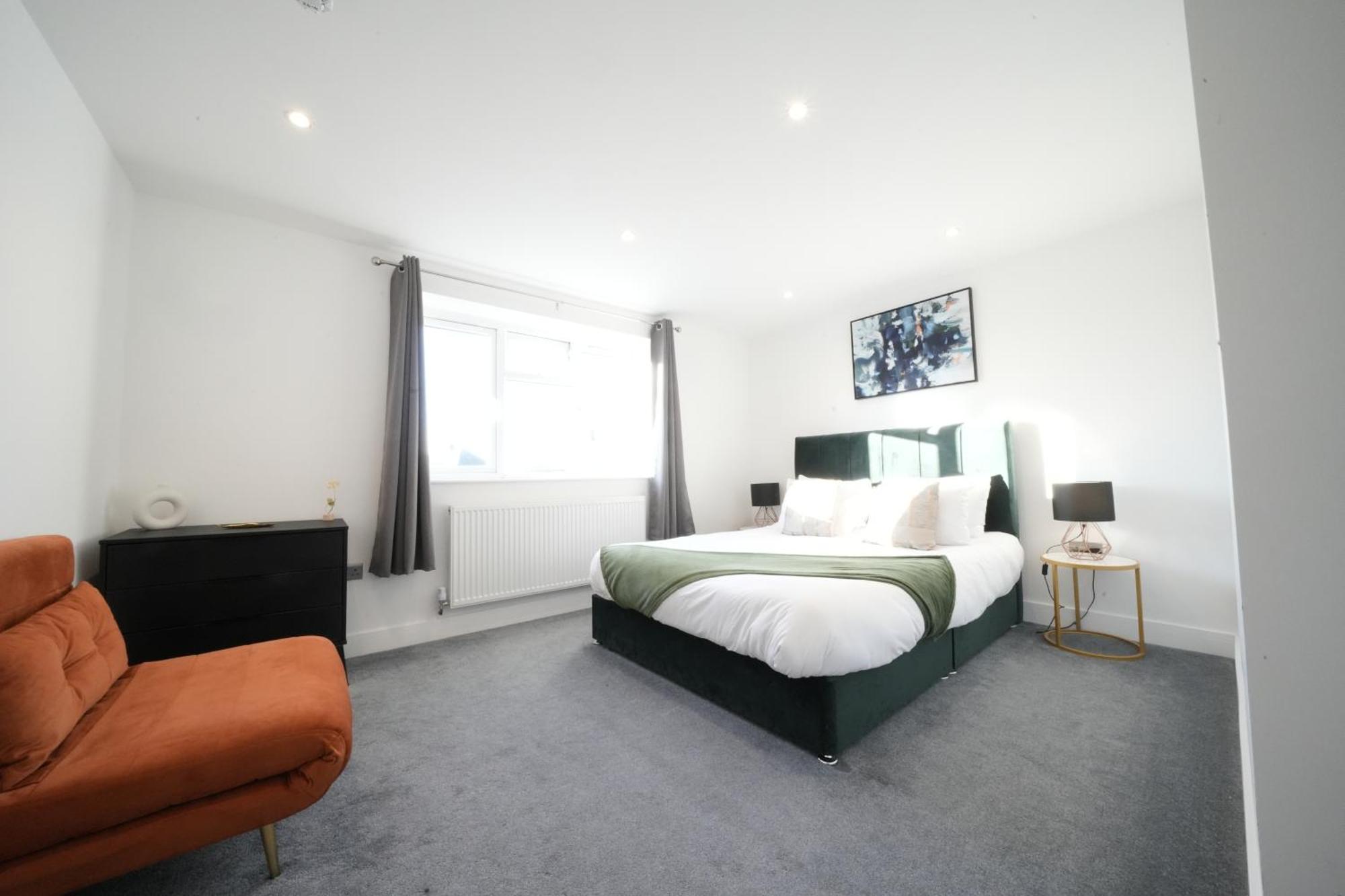 10 Min Drive To Airport - Free Parking - 15 Min Bus Ride - Ev Charge Available Apartment Stanwell Exterior photo